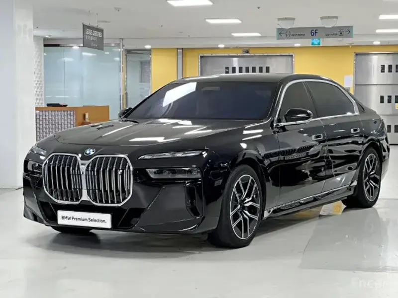 2024 BMW i7 с пробегом 22 660 км