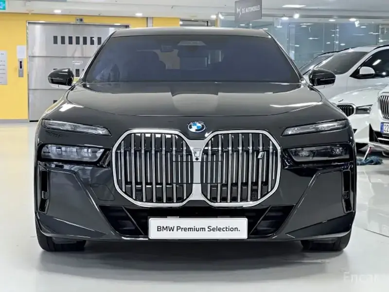 2024 BMW i7 с пробегом 22 660 км