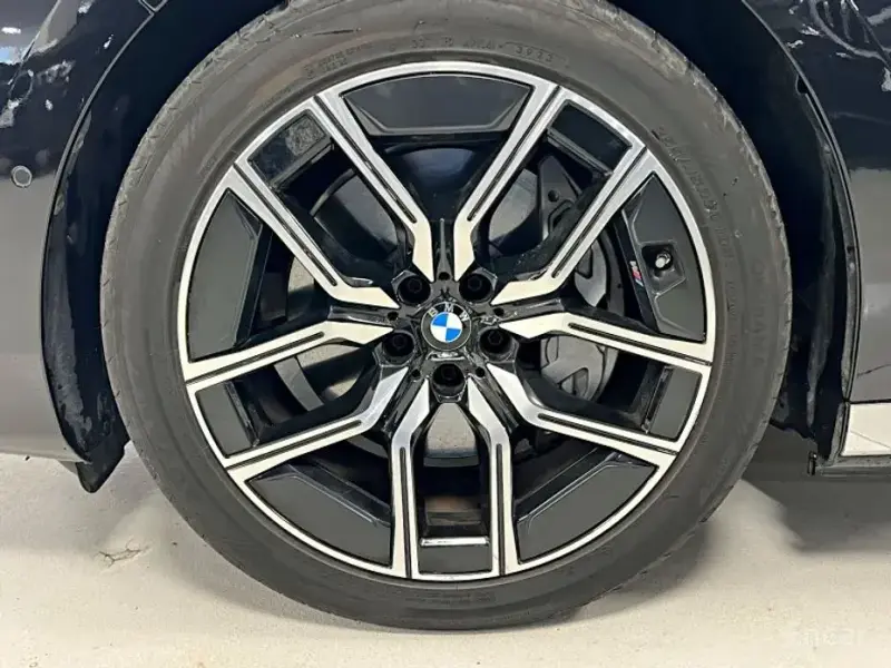 2024 BMW i7 с пробегом 22 660 км