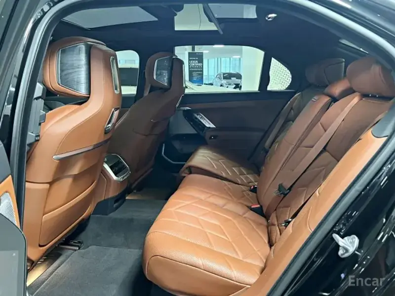 2024 BMW i7 с пробегом 22 660 км