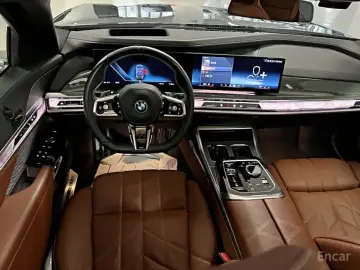 2024 BMW i7 с пробегом 22 660 км