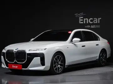 BMW i7