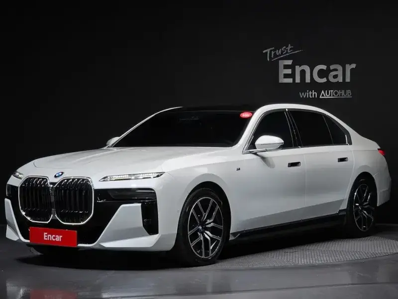 2023 BMW i7 с пробегом 31 643 км