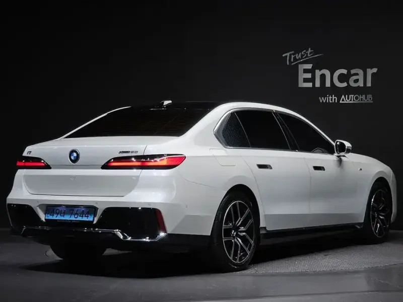 2023 BMW i7 с пробегом 31 643 км