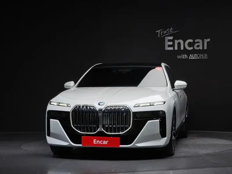 2023 BMW i7 с пробегом 31 643 км