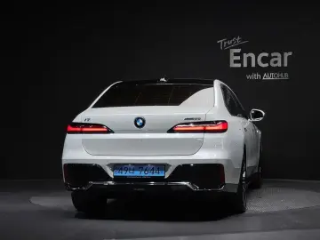 2023 BMW i7 с пробегом 31 643 км