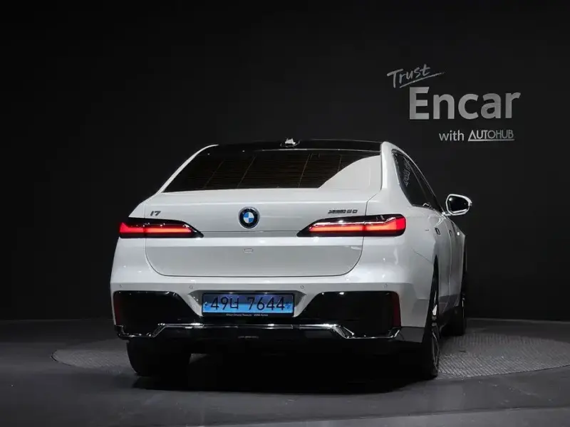 2023 BMW i7 с пробегом 31 643 км