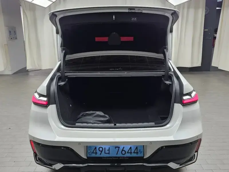 2023 BMW i7 с пробегом 31 643 км