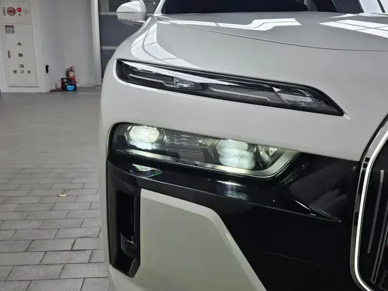 2023 BMW i7 с пробегом 31 643 км