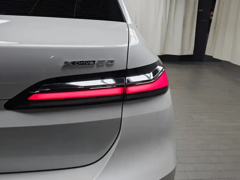 2023 BMW i7 с пробегом 31 643 км