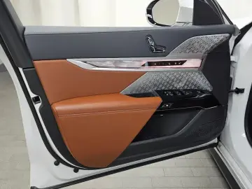 2023 BMW i7 с пробегом 31 643 км