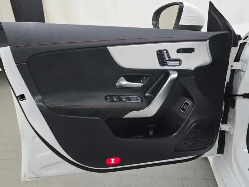 2023 Mercedes-Benz CLA с пробегом 12 577 км