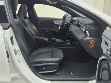 2023 Mercedes-Benz CLA с пробегом 12 577 км