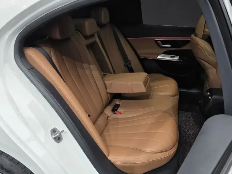 2026 Mercedes-Benz E-Класс с пробегом 9 896 км