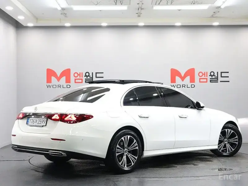 2025 Mercedes-Benz E-Класс с пробегом 9 805 км