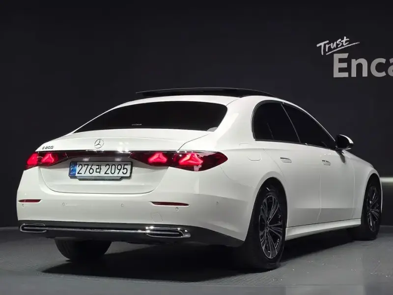2025 Mercedes-Benz E-Класс с пробегом 24 415 км