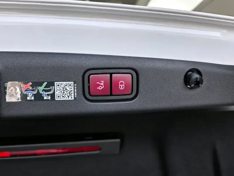 2025 Mercedes-Benz E-Класс с пробегом 24 415 км