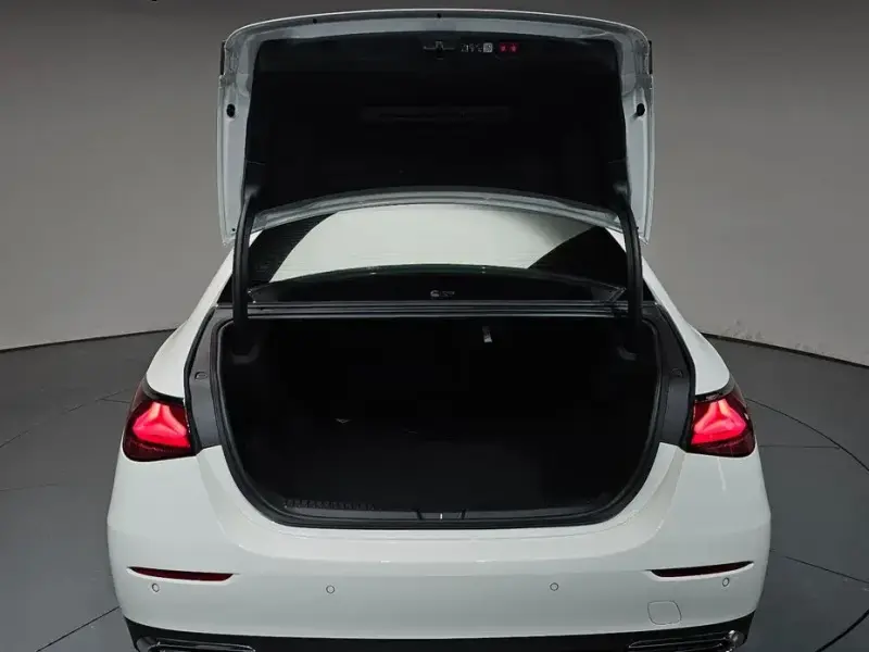 2024 Mercedes-Benz E-Класс с пробегом 8 593 км