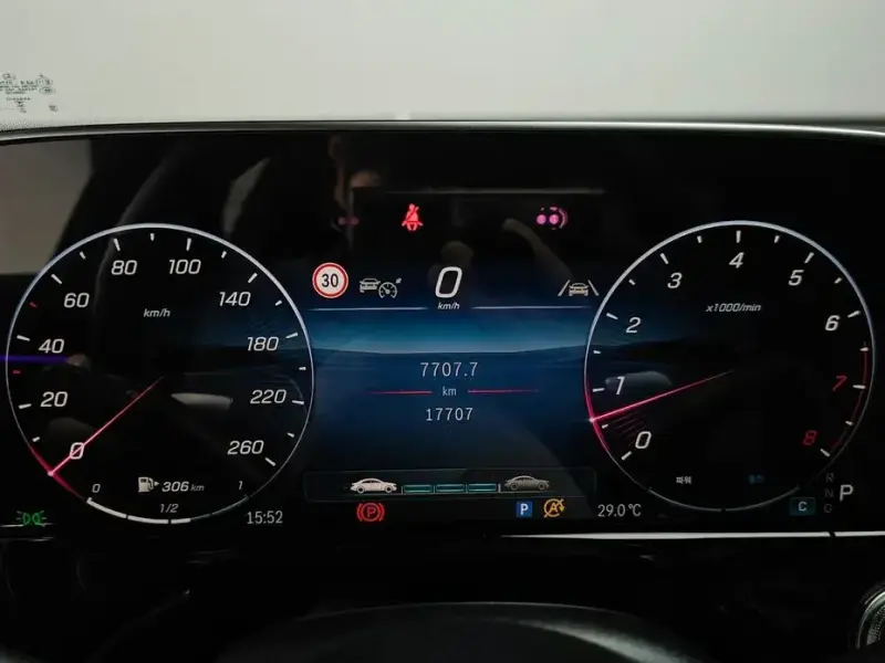 2026 Mercedes-Benz E-Класс с пробегом 17 707 км