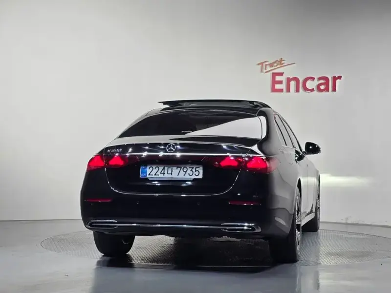 2025 Mercedes-Benz E-Класс с пробегом 26 027 км