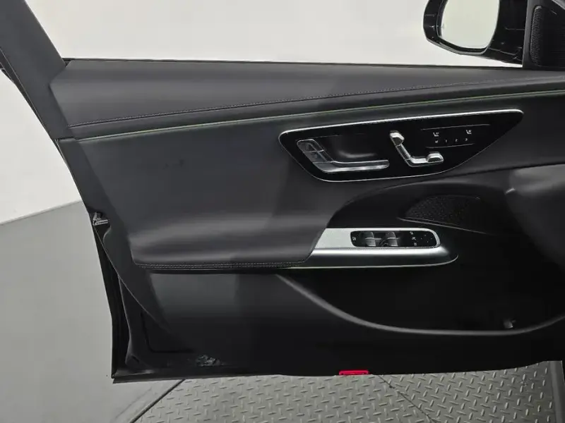 2025 Mercedes-Benz E-Класс с пробегом 26 027 км