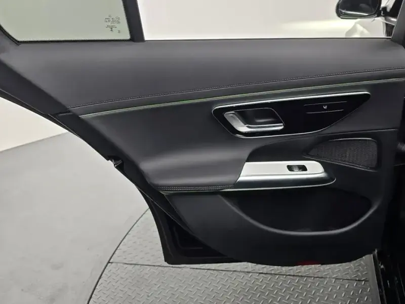 2025 Mercedes-Benz E-Класс с пробегом 26 027 км