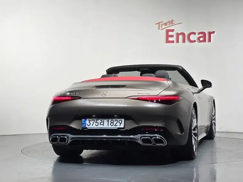 2023 Mercedes-Benz SL-Класс AMG с пробегом 9 832 км