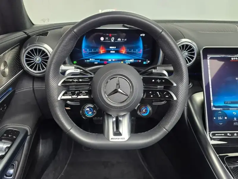 2023 Mercedes-Benz SL-Класс AMG с пробегом 9 832 км