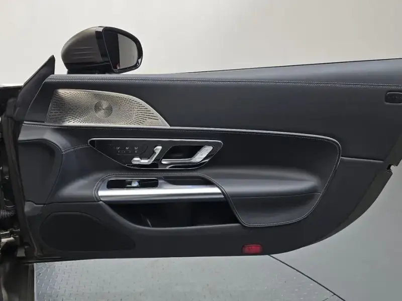 2023 Mercedes-Benz SL-Класс AMG с пробегом 9 832 км