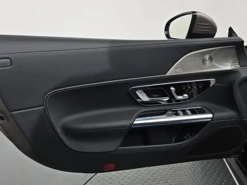 2023 Mercedes-Benz SL-Класс AMG с пробегом 9 832 км