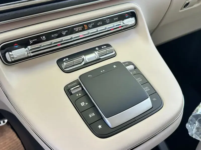 2025 Mercedes-Benz V-Класс с пробегом 29 км