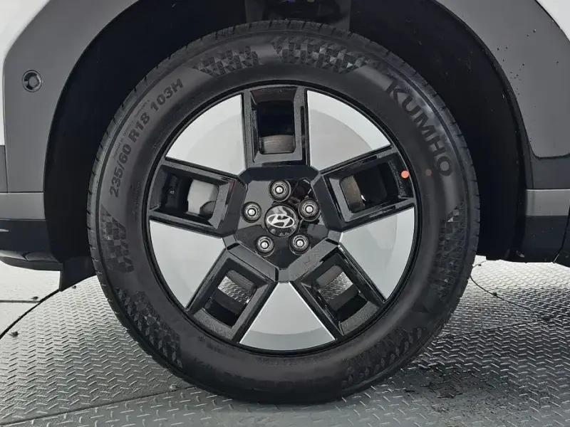 2024 Hyundai Santa Fe с пробегом 4 819 км