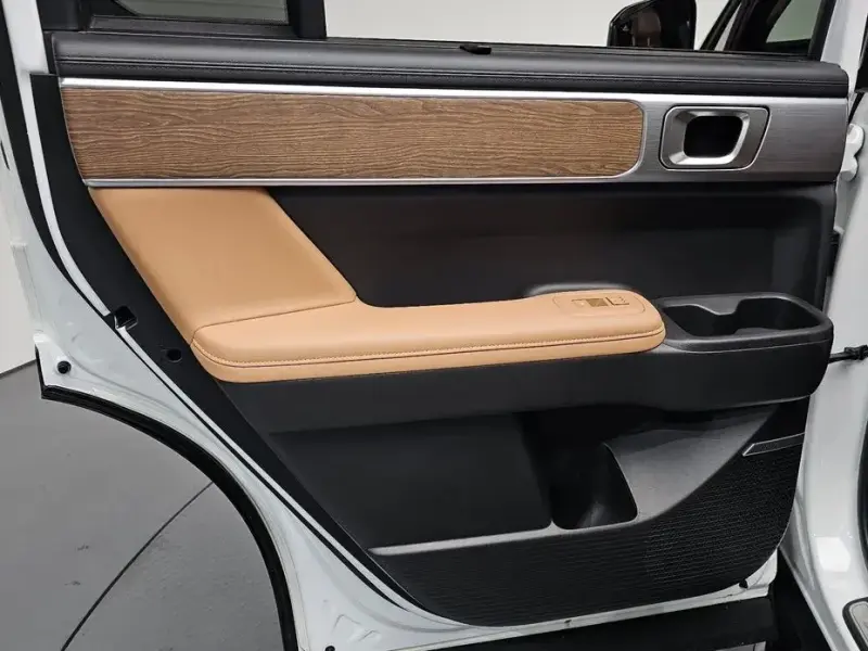 2024 Hyundai Santa Fe с пробегом 4 819 км