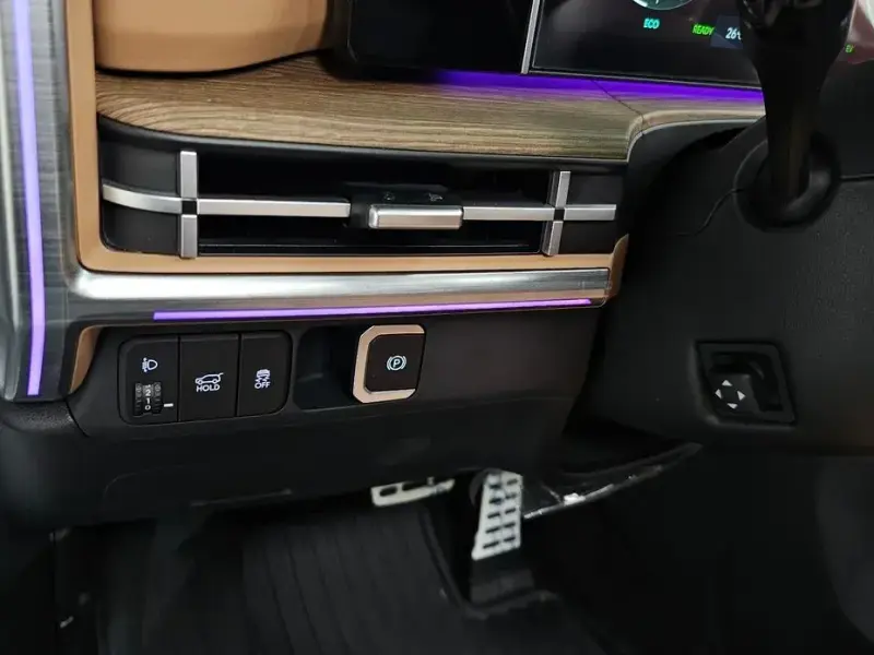 2024 Hyundai Santa Fe с пробегом 4 819 км
