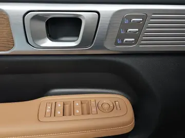 2024 Hyundai Santa Fe с пробегом 4 819 км