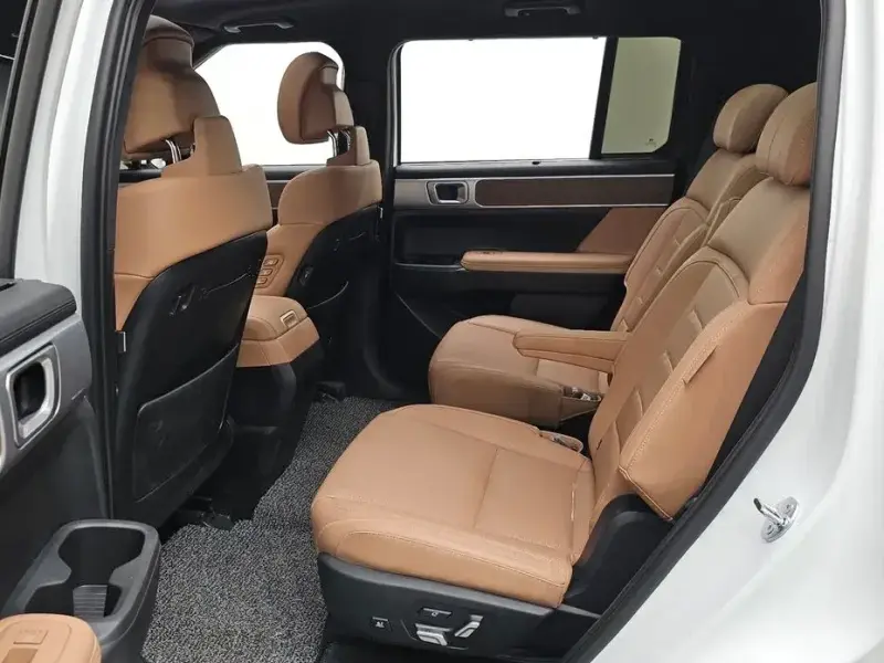 2025 Hyundai Santa Fe с пробегом 17 153 км