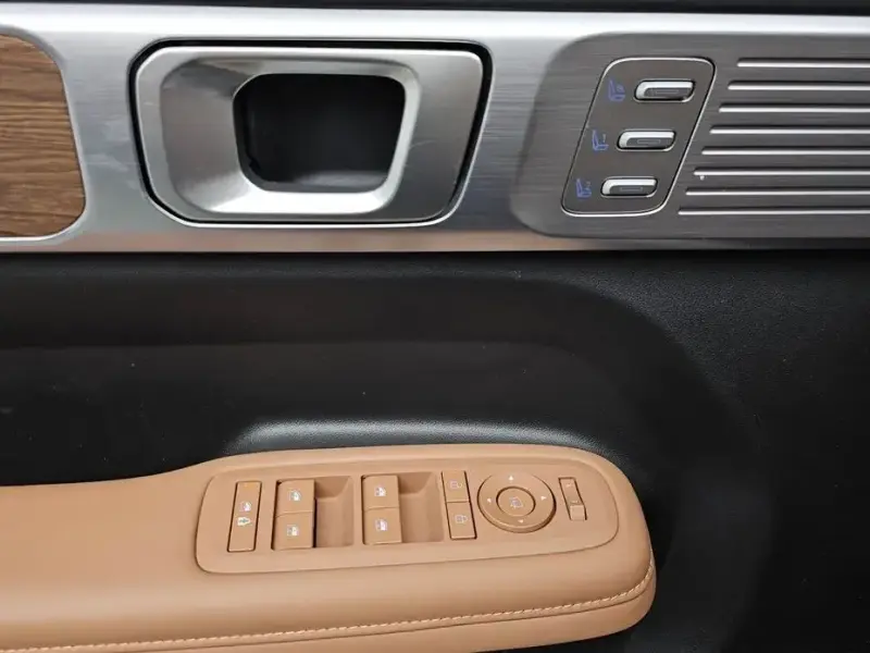2025 Hyundai Santa Fe с пробегом 17 153 км