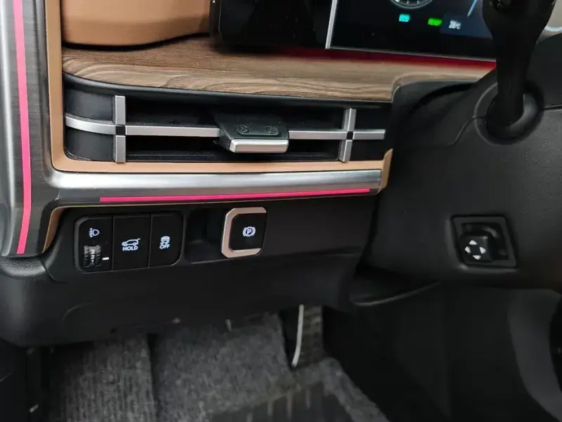 2025 Hyundai Santa Fe с пробегом 17 153 км