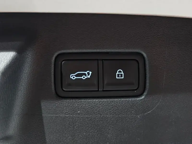 2025 Hyundai Santa Fe с пробегом 17 153 км