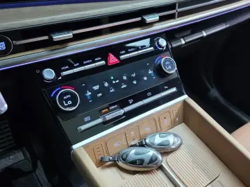 2024 Hyundai Santa Fe с пробегом 23 012 км