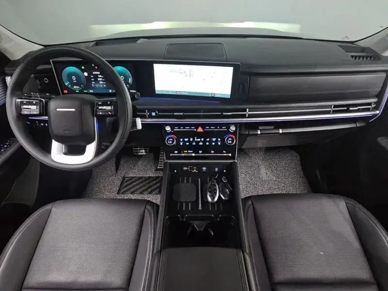 2025 Hyundai Santa Fe с пробегом 11 012 км