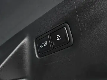 2025 Hyundai Santa Fe с пробегом 11 012 км