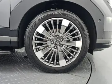 2025 Hyundai Santa Fe с пробегом 11 012 км