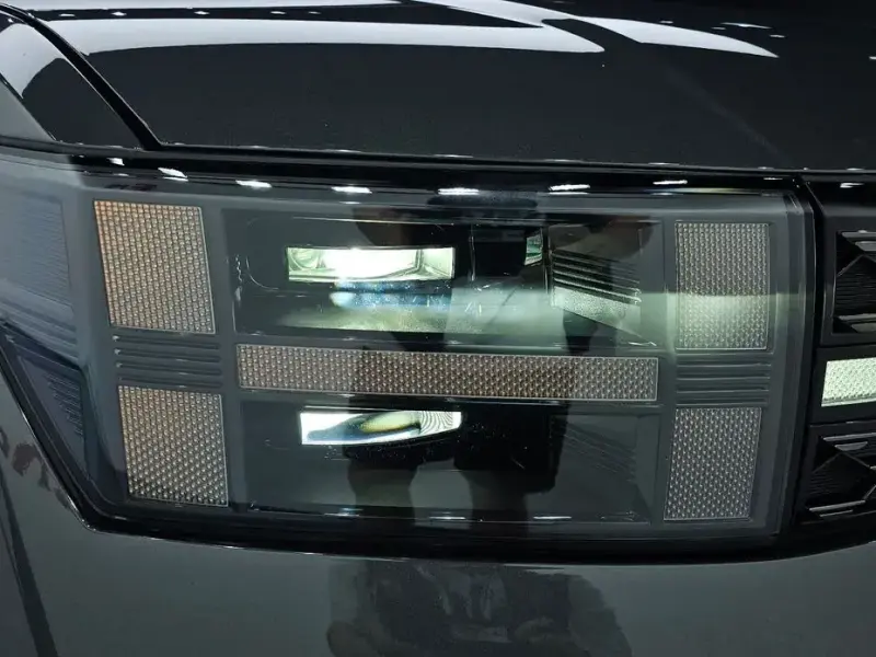 2025 Hyundai Santa Fe с пробегом 11 012 км