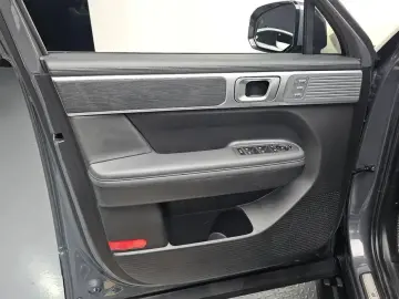 2025 Hyundai Santa Fe с пробегом 11 012 км