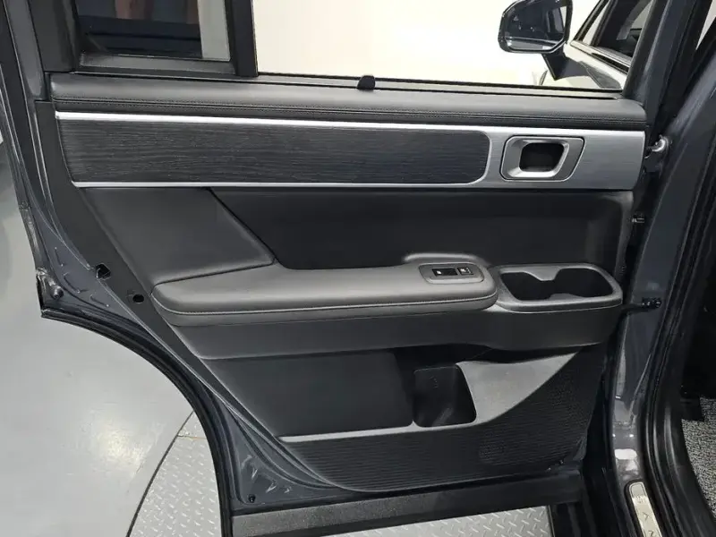 2025 Hyundai Santa Fe с пробегом 11 012 км