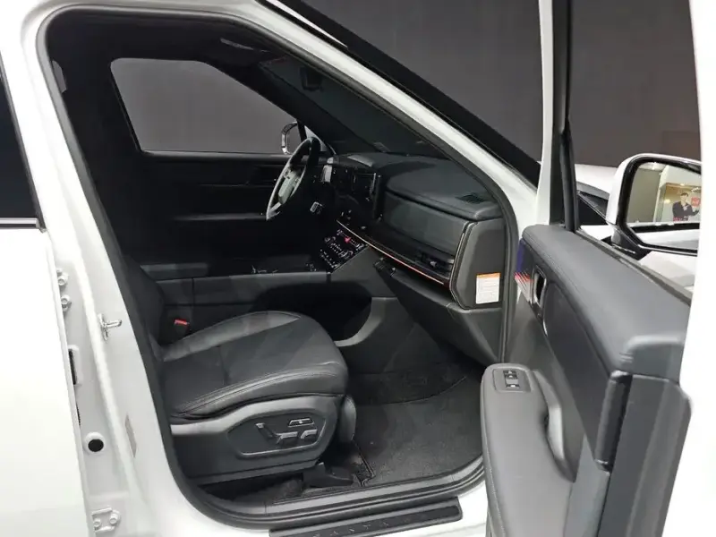2024 Hyundai Santa Fe с пробегом 9 617 км