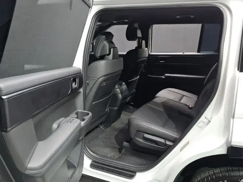 2024 Hyundai Santa Fe с пробегом 9 617 км