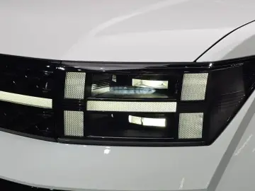 2024 Hyundai Santa Fe с пробегом 9 617 км