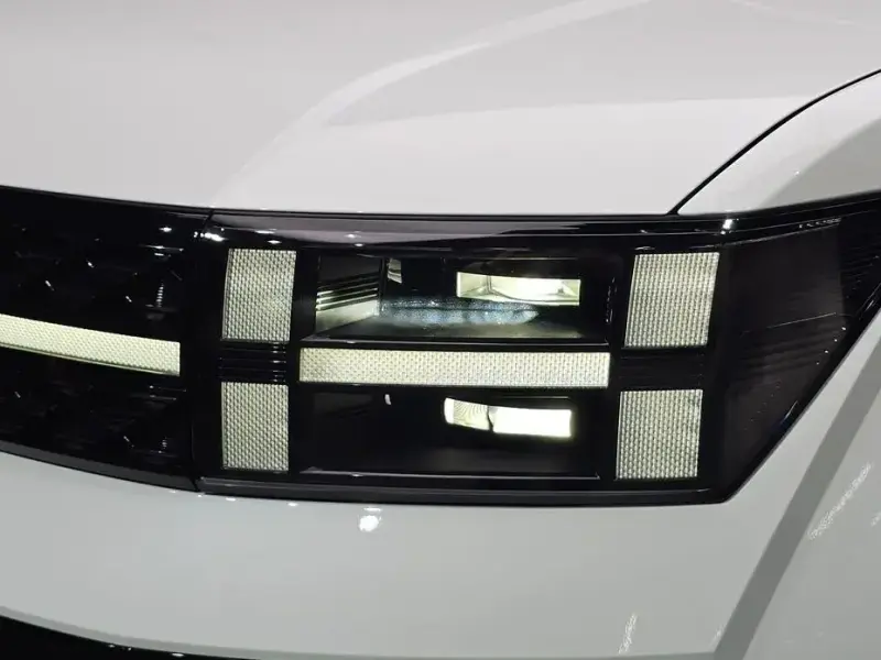 2024 Hyundai Santa Fe с пробегом 9 617 км